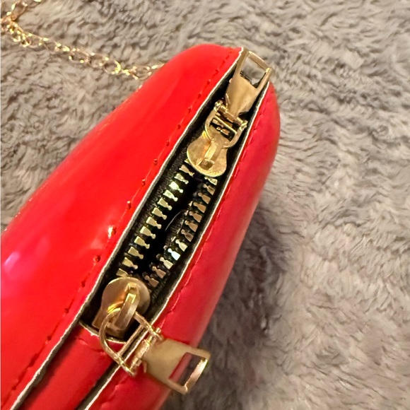 NWT! Red Lip-Shaped Women's Bag and Cherry Keychain - Picture 4 of 6